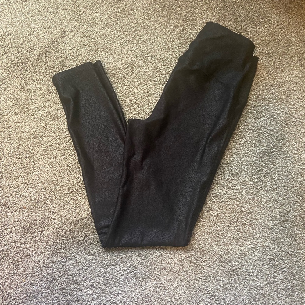 Pink Lily Black faux leather leggings size small